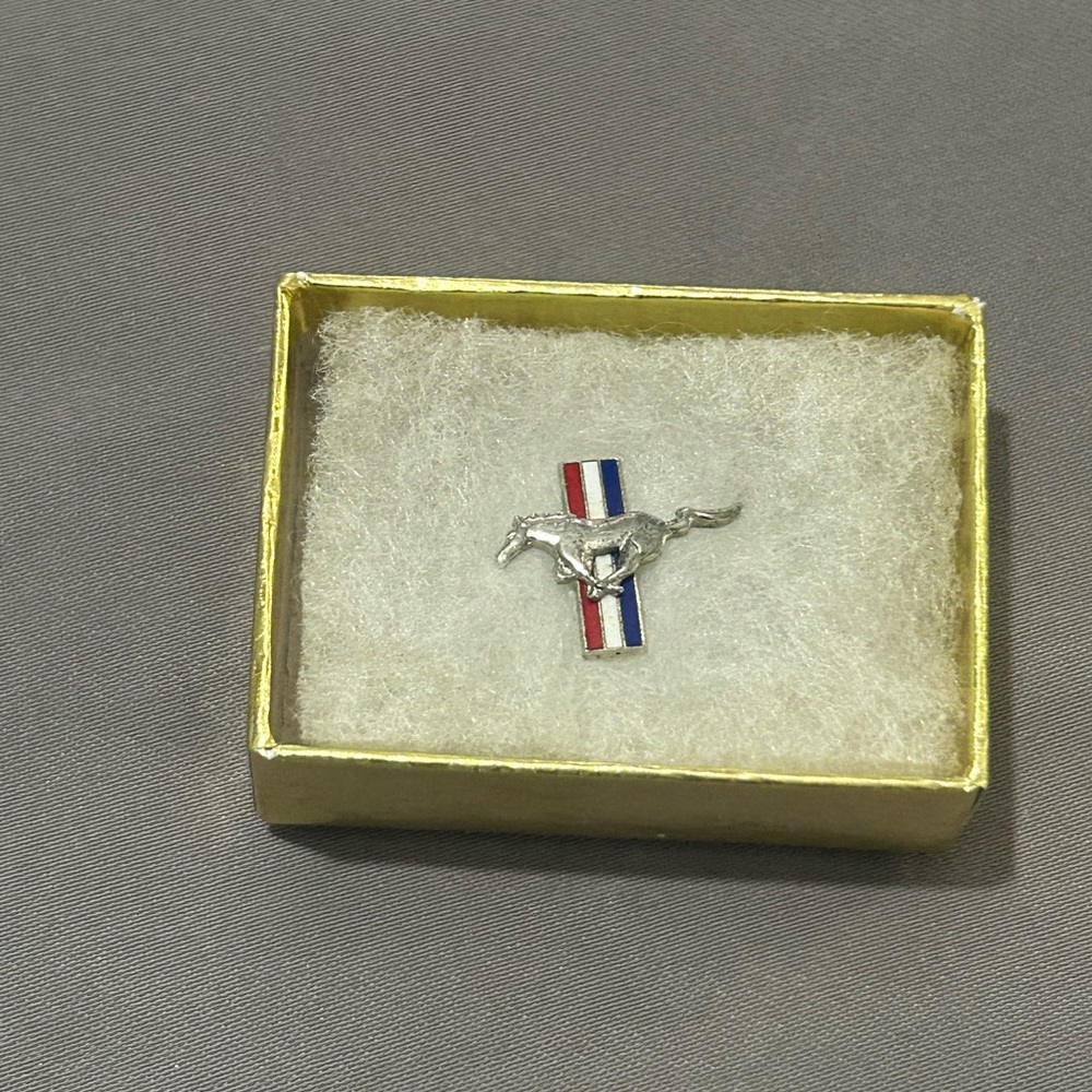 Ford Mustang Pin